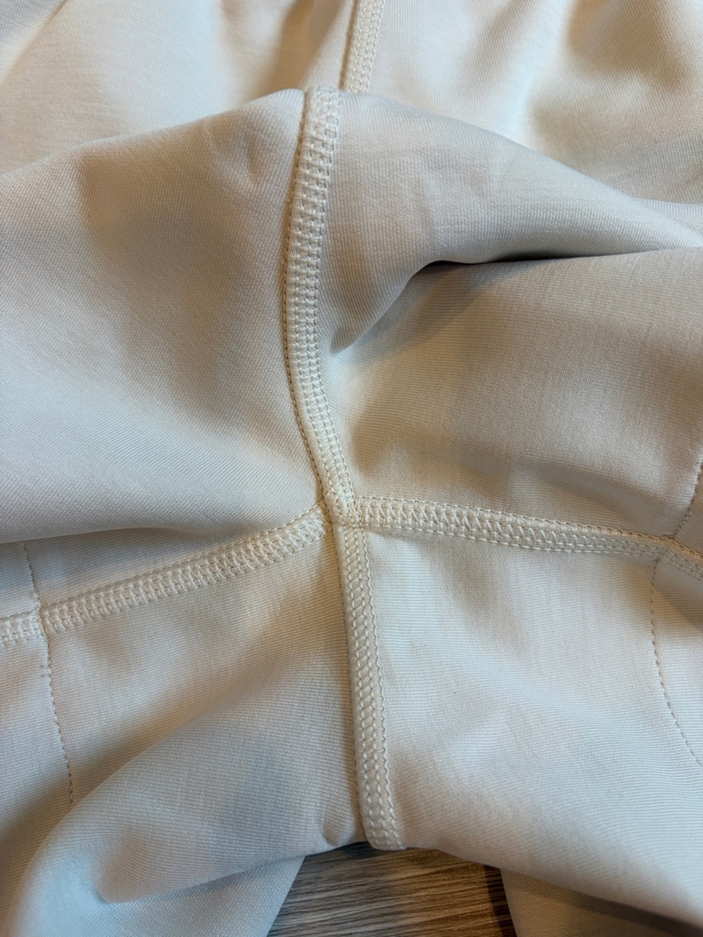 Lululemon Women’s Ivory Softstreme High-Rise 4” Short - 0 - Picture 4 of 7